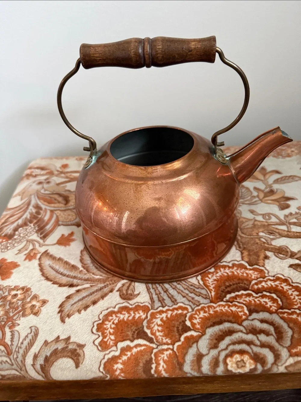 Copper Kettle with Wooden Handle - Classic Copper Finish Farmhouse Decor